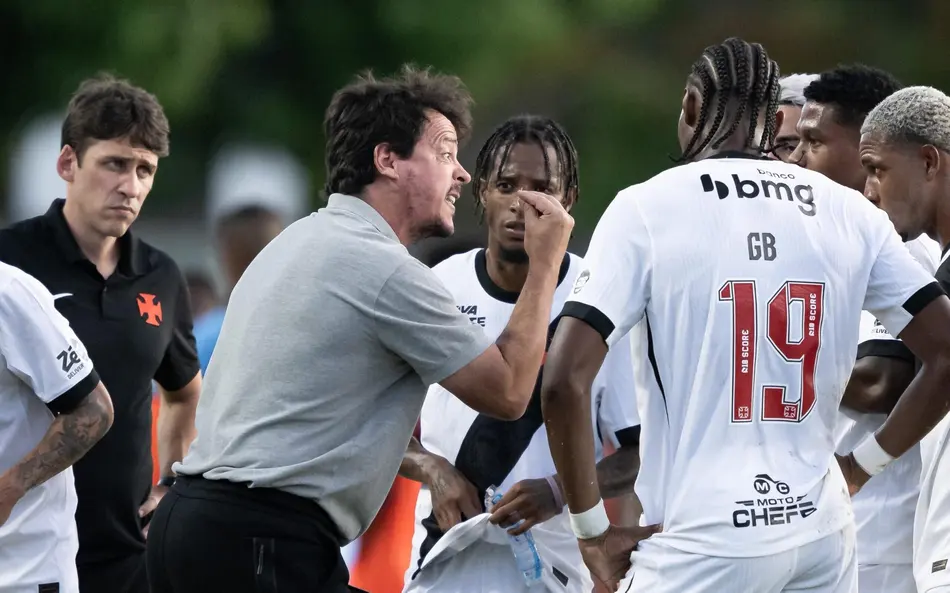 Sócia do Vasco aciona Compliance da SAF e denuncia Fernando Diniz por suposto assédio moral